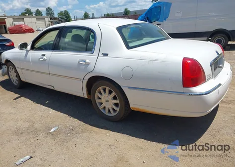 2010 Lincoln Town Car из США, поврежденный, VIN 2LNBL8CVXAX751966